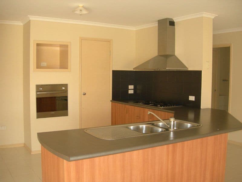 Unit 603/122 Surf  Parade, Broadbeach, QLD, 4218, Broadbeach - Thumbnail 2