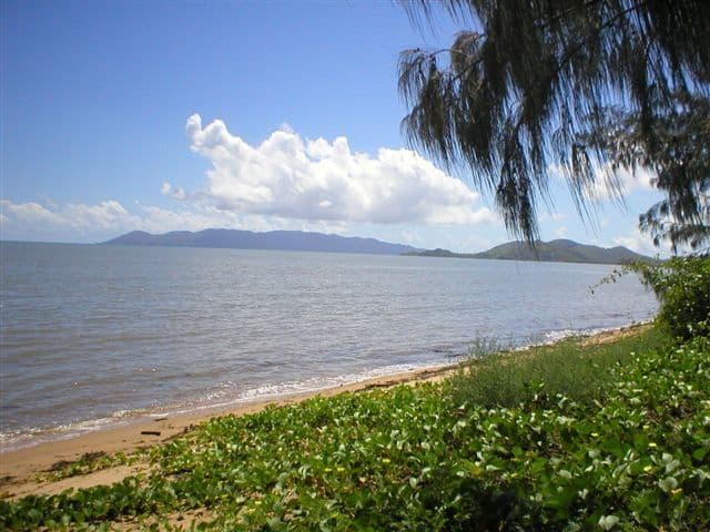 69 Goicoechea Drive, BUSHLAND BEACH QLD 4818, Bushland Beach - Thumbnail 2