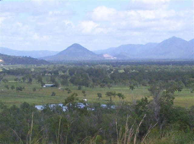 69 Goicoechea Drive, BUSHLAND BEACH QLD 4818, Bushland Beach - Thumbnail 3
