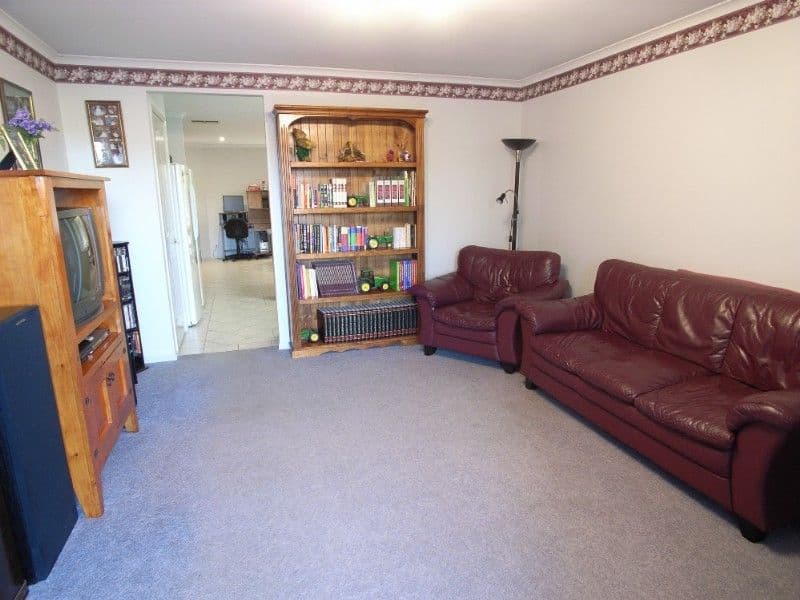 30 Perrivale Drive, SHEPPARTON VIC 3630, Shepparton - Thumbnail 2