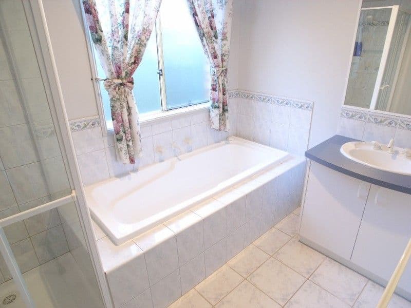 30 Perrivale Drive, SHEPPARTON VIC 3630, Shepparton - Thumbnail 5