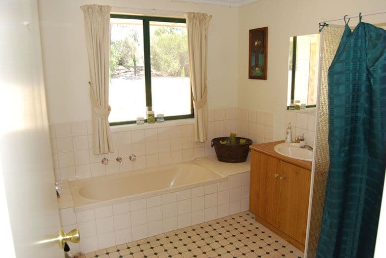 24 Ragamuffin Drive, HALLETT COVE SA 5158, Hallett Cove - Thumbnail 7