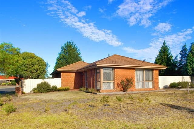 27 Banbury Crescent, CRAIGIEBURN VIC 3064, Craigieburn - Thumbnail 2