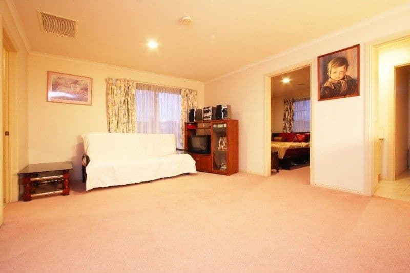32 Wagstaff Drive, MILL PARK VIC 3082, Mill Park - Thumbnail 7