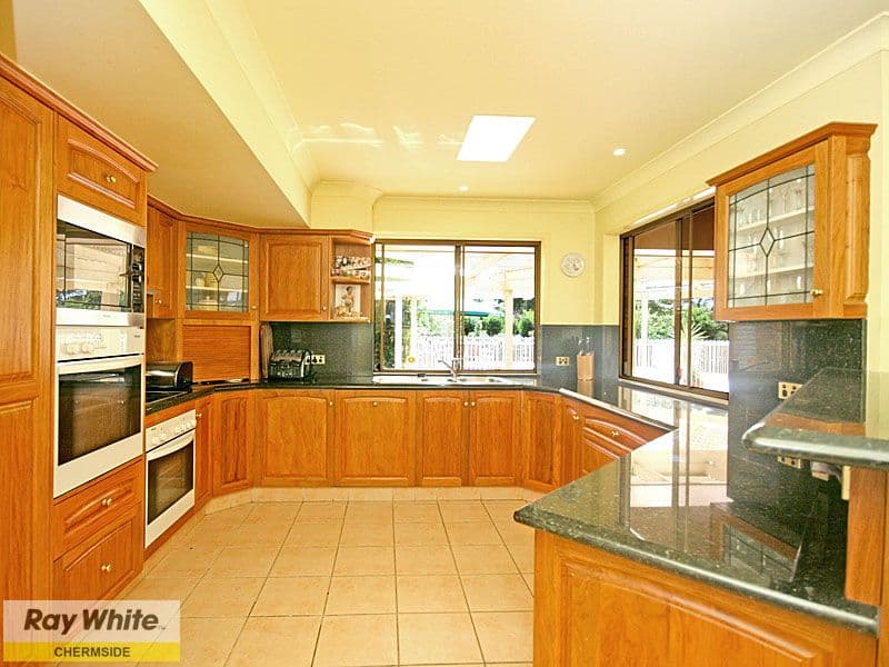10 Cowie Road, CARSELDINE QLD 4034, Carseldine - Thumbnail 3