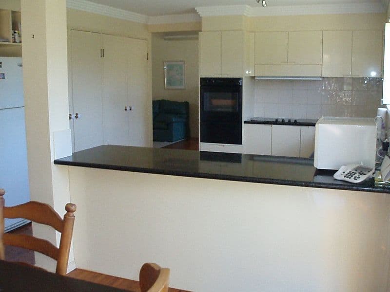 7 Hazel Court, ARUNDEL QLD 4214, Arundel - Thumbnail 3