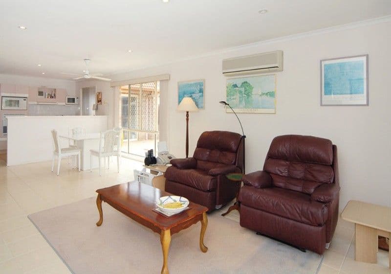 19 waterdown Drive, ELANORA QLD 4221, Elanora - Thumbnail 4
