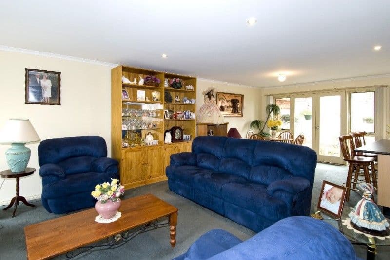 15 Scotland Avenue, GREENSBOROUGH VIC 3088, Greensborough - Thumbnail 3