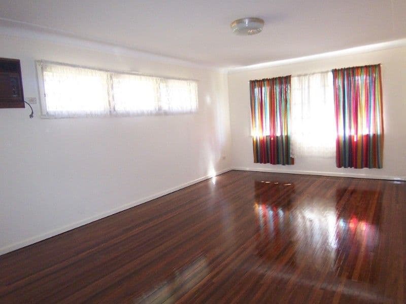 328 Newnham Road, UPPER MOUNT GRAVATT QLD 4122, Upper Mount Gravatt - Thumbnail 2