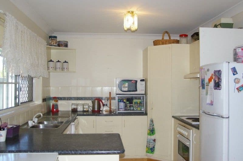 2 Brendan Court, DECEPTION BAY QLD 4508, Deception Bay - Thumbnail 4