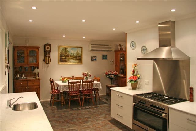 12 Greenslopes Dr., MOOROOLBARK VIC 3138, Mooroolbark - Thumbnail 3