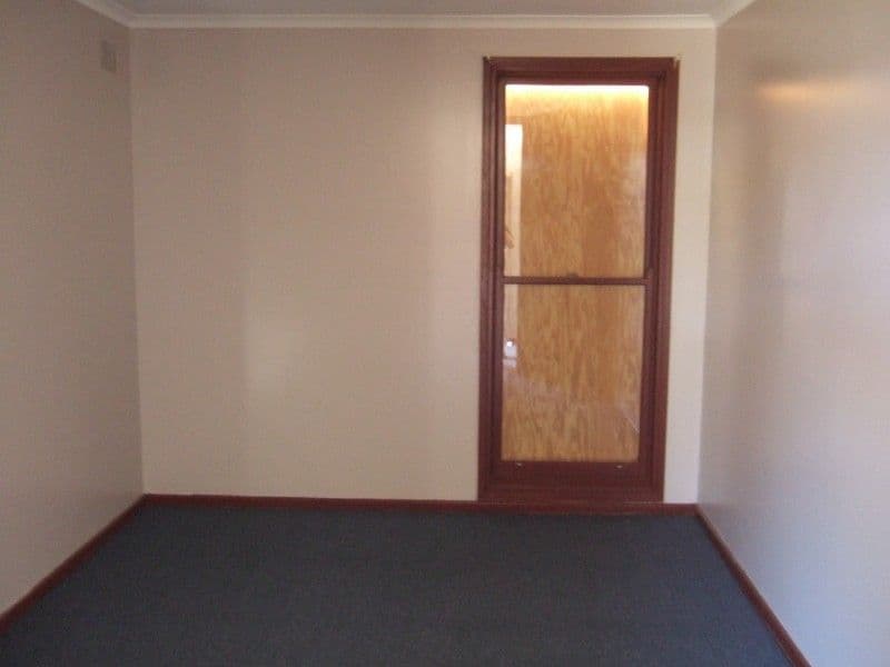 19 Lawton Street, BROKEN HILL NSW 2880, Broken Hill - Thumbnail 2