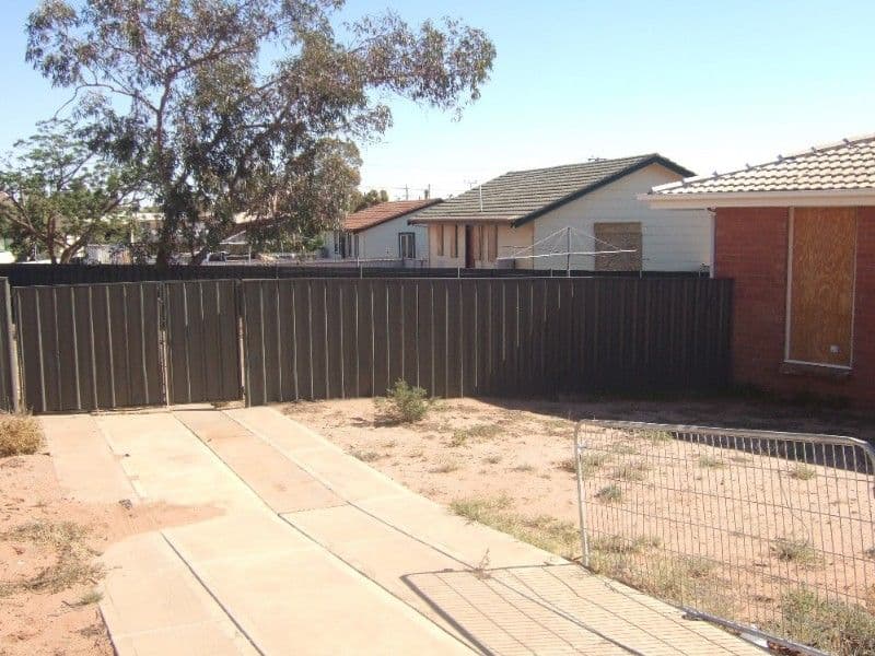 19 Lawton Street, BROKEN HILL NSW 2880, Broken Hill - Thumbnail 8