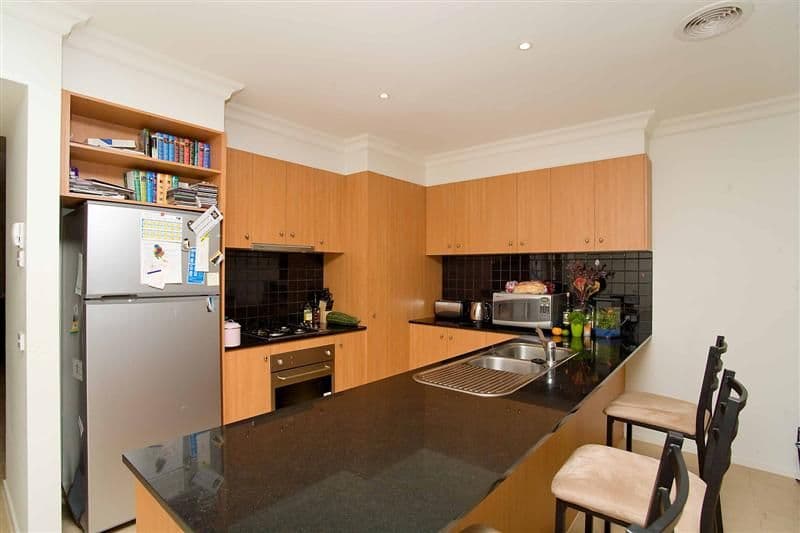 9c Wentworth Drive, TAYLORS LAKES VIC 3038, Taylors Lakes - Thumbnail 2