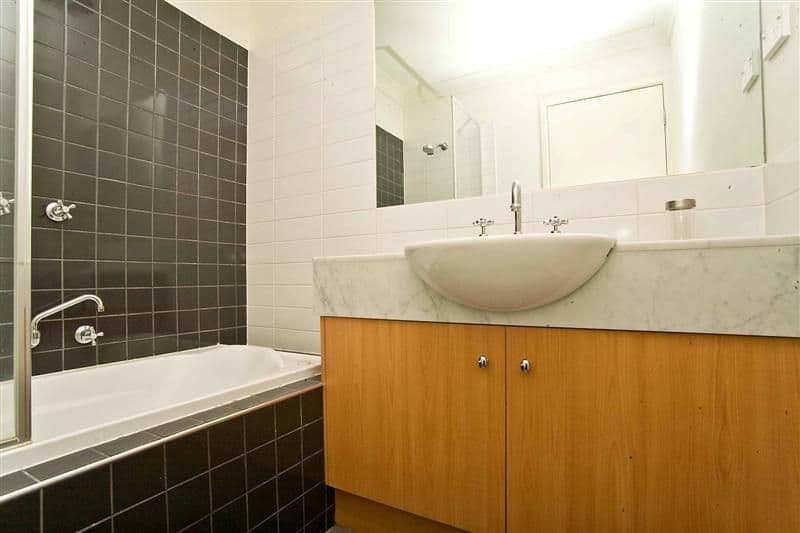 9c Wentworth Drive, TAYLORS LAKES VIC 3038, Taylors Lakes - Thumbnail 5