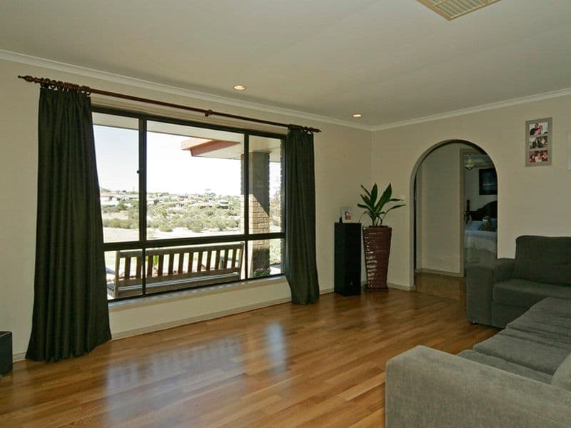 69 Capella Drive, HALLETT COVE SA 5158, Hallett Cove - Thumbnail 3
