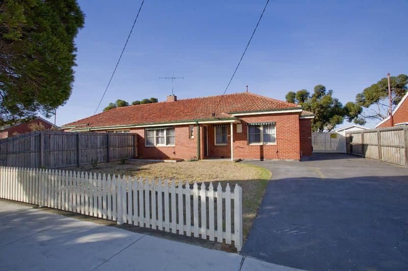 11 Pattison Avenue, NORTH GEELONG VIC 3215, North Geelong - Image 1