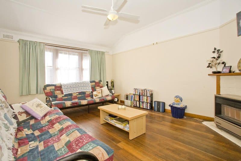 11 Pattison Avenue, NORTH GEELONG VIC 3215, North Geelong - Thumbnail 2