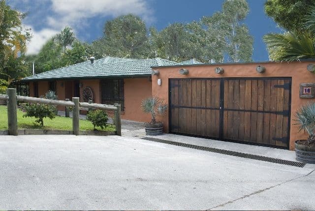 19 Kingsway Drive, MOLENDINAR QLD 4214, Molendinar - Thumbnail 2