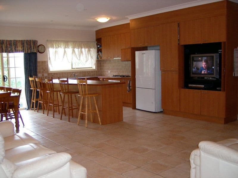 9 Kettleton Close, BRIDGEMAN DOWNS QLD 4035, Bridgeman Downs - Thumbnail 3