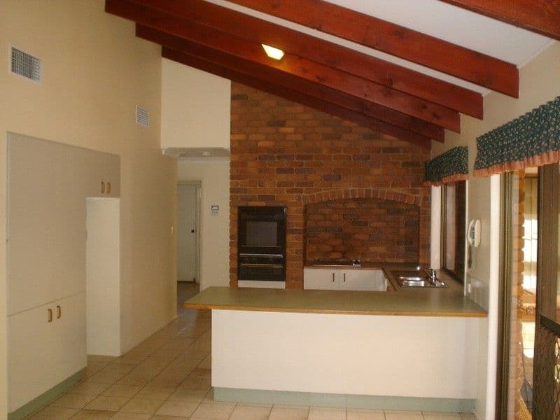 7 Tanager Street, ALBANY CREEK QLD 4035, Albany Creek - Thumbnail 4