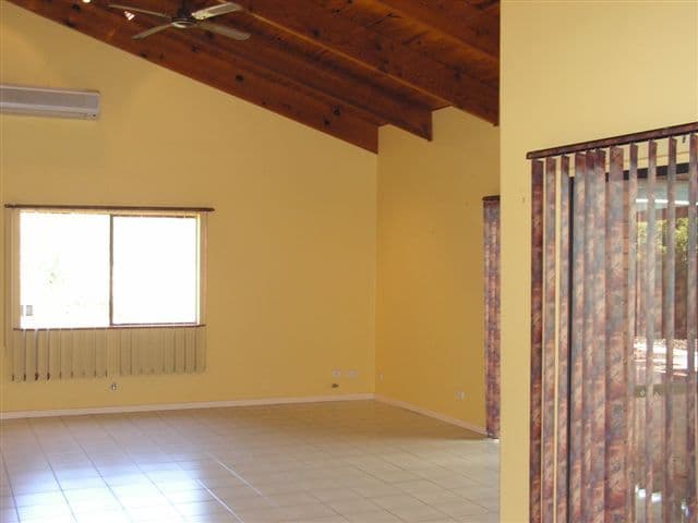 48 Cromwell Drive, ALICE SPRINGS NT 0870, Alice Springs - Thumbnail 4