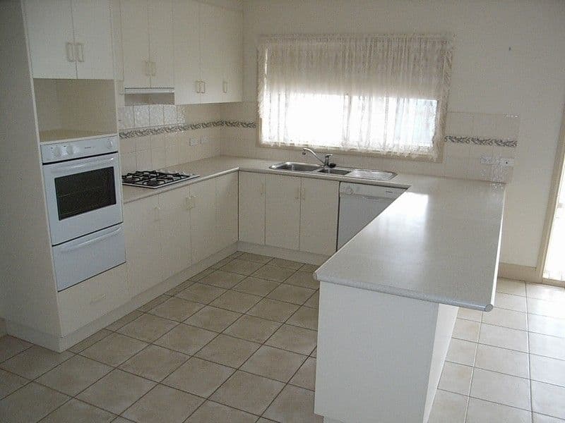 47 Woodlands Circ, ECHUCA VIC 3564, Echuca - Thumbnail 2