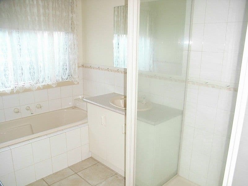 47 Woodlands Circ, ECHUCA VIC 3564, Echuca - Thumbnail 4