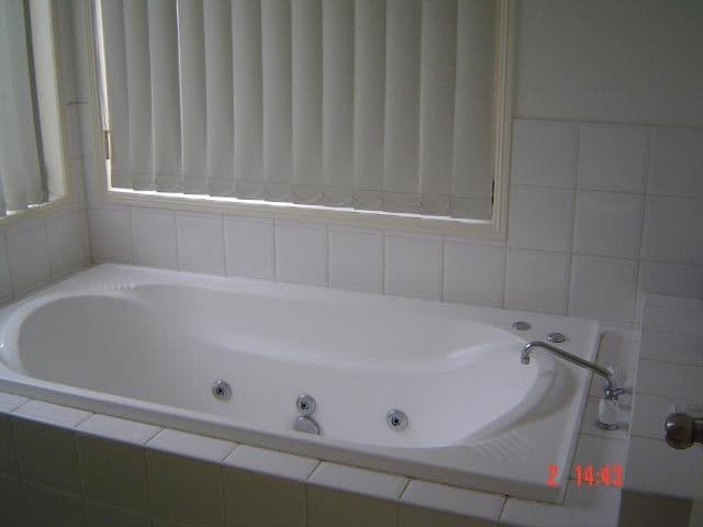 15 Hellawell Road, SUNNYBANK HILLS QLD 4109, Sunnybank Hills - Thumbnail 5