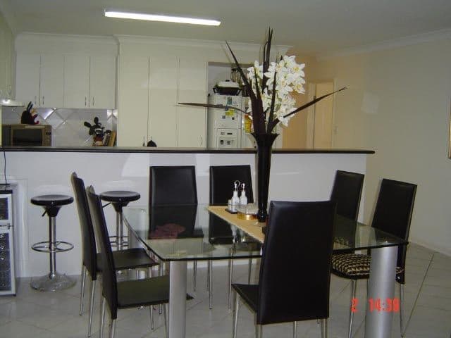 15 Hellawell Road, SUNNYBANK HILLS QLD 4109, Sunnybank Hills - Thumbnail 2