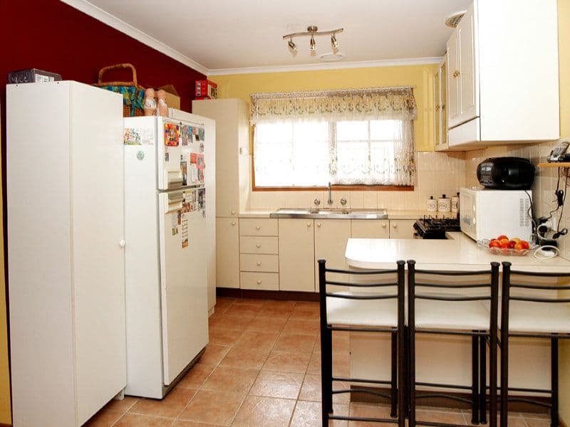 1 Radiata Court, MILL PARK VIC 3082, Mill Park - Thumbnail 2