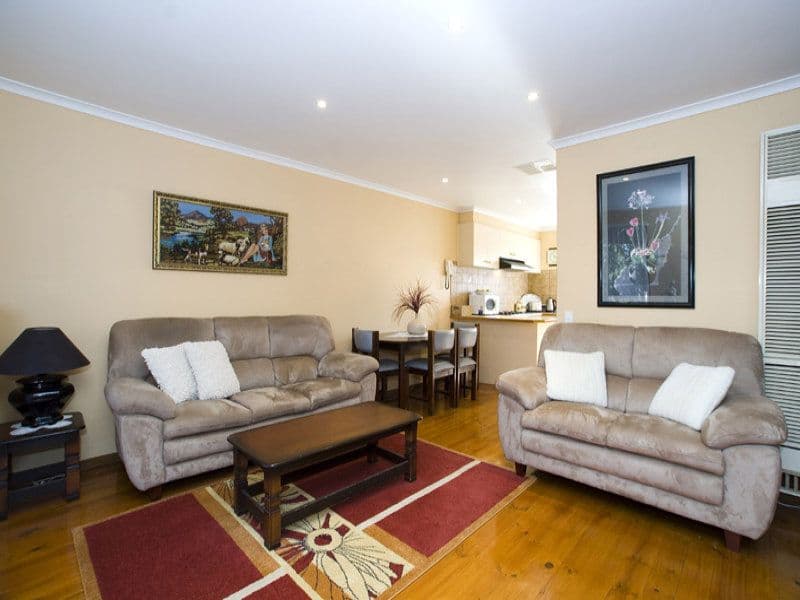 40 Prince of Wales Avenue, MILL PARK VIC 3082, Mill Park - Thumbnail 2