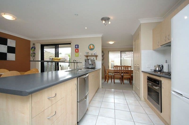 7 Manor Crescent, WAKERLEY QLD 4154, Wakerley - Thumbnail 4