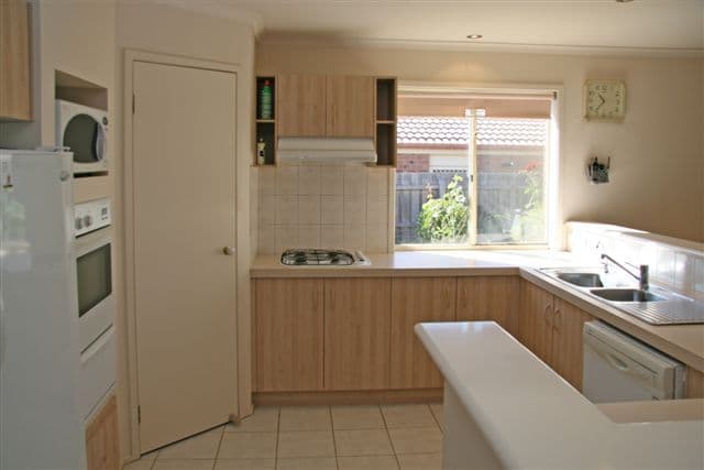 24 Arwon Court, LILYDALE VIC 3140, Lilydale - Thumbnail 2