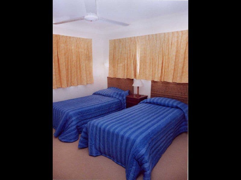 16 Poinciana Boulevard, CARDWELL QLD 4849, Cardwell - Thumbnail 4