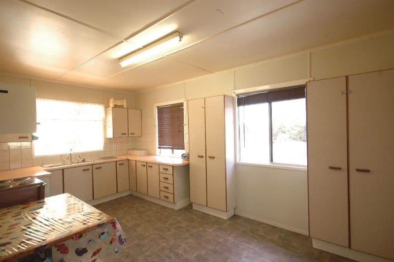 203 Alderley Street, CENTENARY HEIGHTS QLD 4350, Centenary Heights - Thumbnail 2