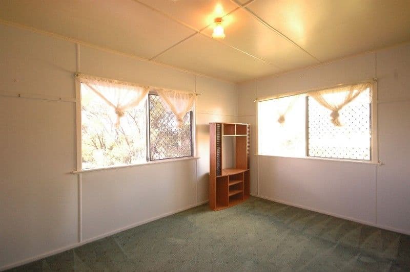 203 Alderley Street, CENTENARY HEIGHTS QLD 4350, Centenary Heights - Thumbnail 4