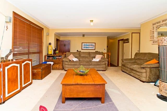 5 Cambridge Court, CARRARA QLD 4211, Carrara - Thumbnail 2