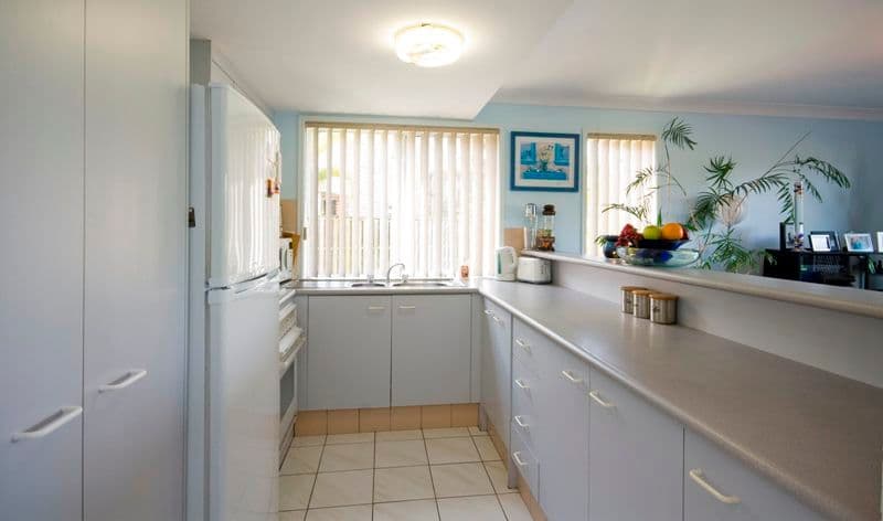 9 Harrier Drive, BURLEIGH WATERS QLD 4220, Burleigh Waters - Thumbnail 5
