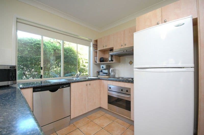 2 Rambler Street, BARDON QLD 4065, Bardon - Thumbnail 4