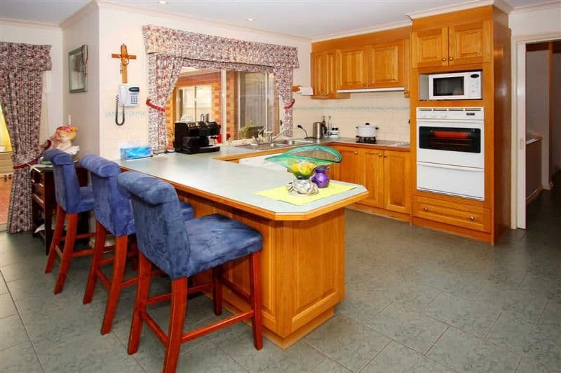 12 Silverwood Court, HILLSIDE VIC 3037, Hillside - Thumbnail 2