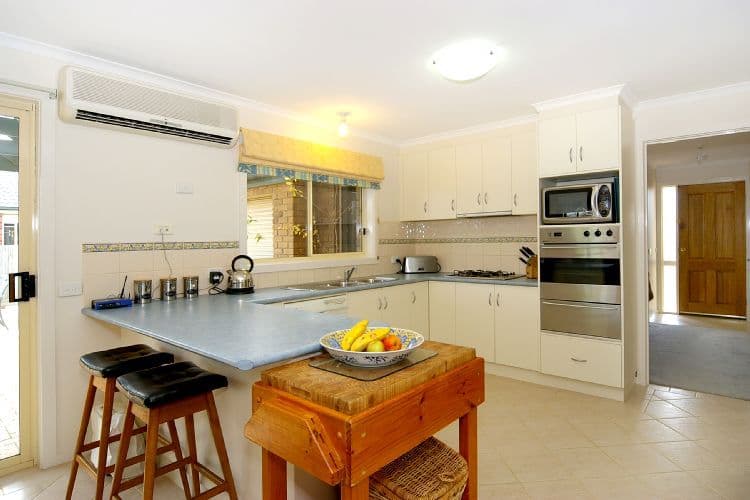 11 Magpie Close, LARA VIC 3212, Lara - Thumbnail 2