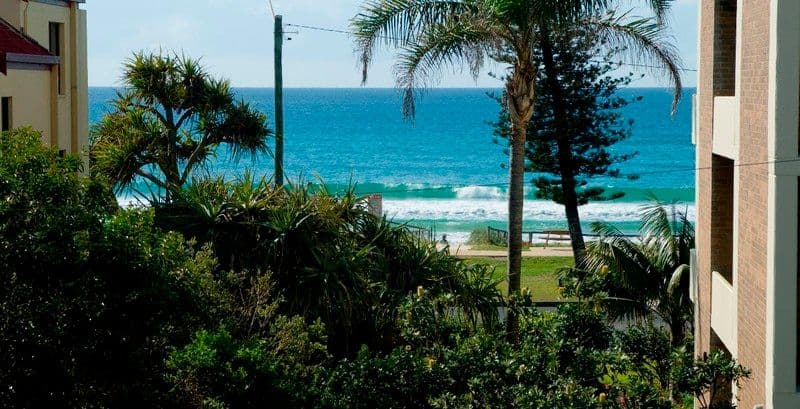 8 Nagel Avenue, MIAMI QLD 4220, Miami - Thumbnail 2