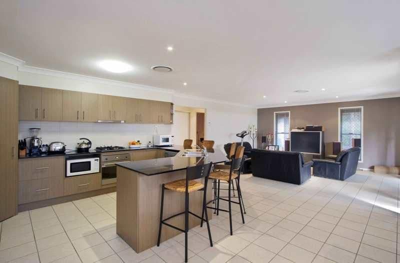 8 Helsal Court, COOMERA QLD 4209, Coomera - Thumbnail 2