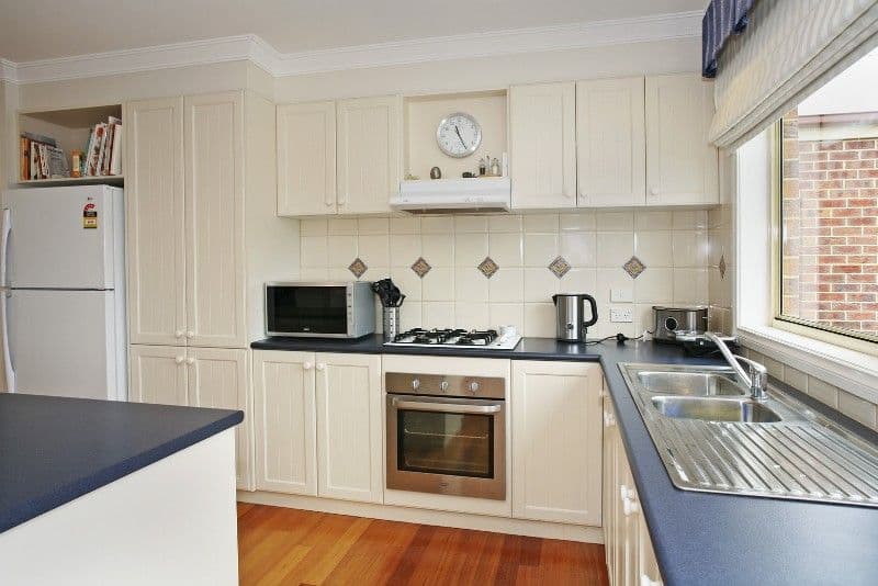 2 Lascelles Place, HIGHTON VIC 3216, Highton - Thumbnail 2