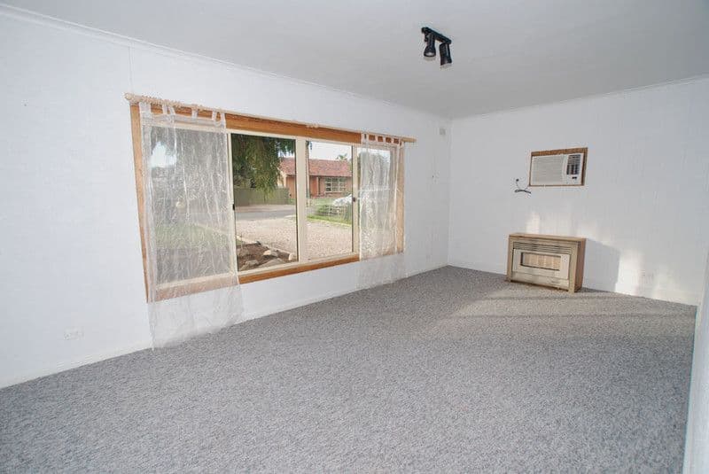 2 Anembo Street, O'SULLIVAN BEACH SA 5166, O'Sullivan Beach - Thumbnail 2