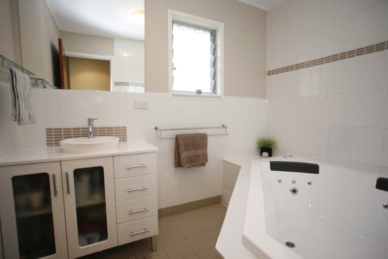 20 Nowland Avenue, CRANBROOK QLD 4814, Cranbrook - Thumbnail 6