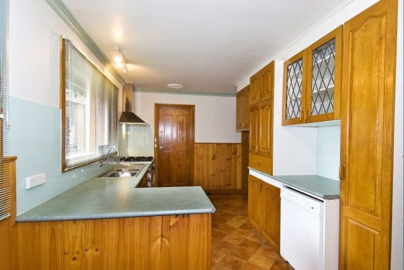 11  Regis Court, WATSONIA VIC 3087, Watsonia - Thumbnail 2