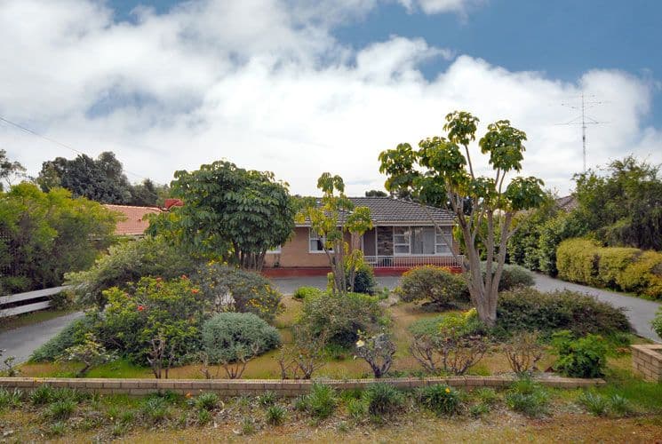 26 Temby Avenue, KALAMUNDA WA 6076, Kalamunda - Thumbnail 2