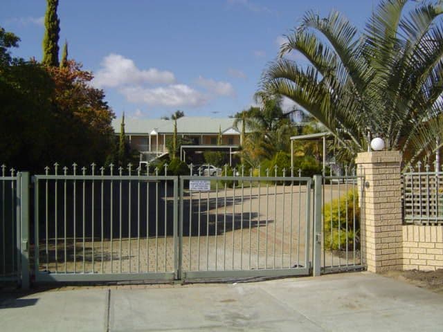 2/92 Gilbertson Road, KARDINYA WA 6163, Kardinya - Image 1